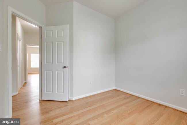 Building Photo - 7599 Taunton Ct