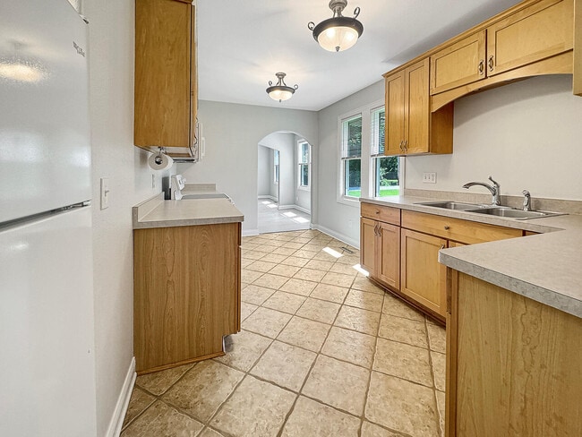 Building Photo - 4408 Shorehaven Ln