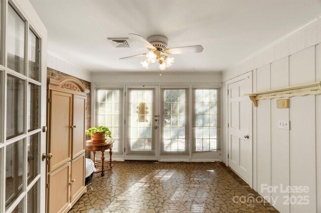 Building Photo - 4 Bedroom 2.5 Bath Home In Conover! Tours available starting March 1st!