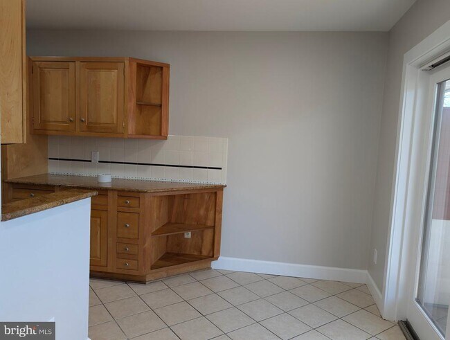 Building Photo - 6431 Richmond Hwy