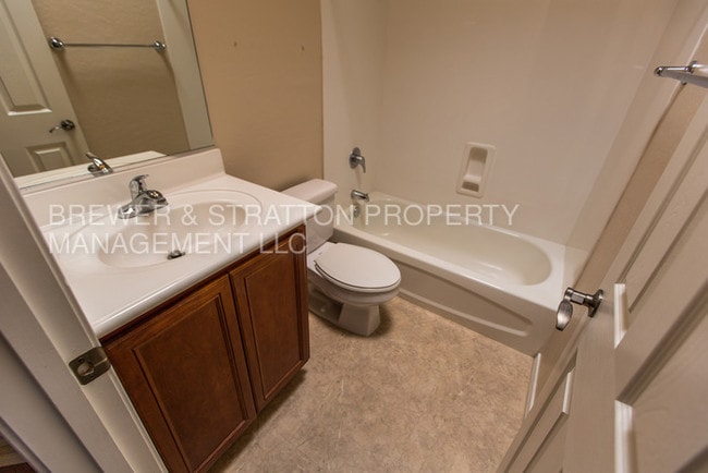 Building Photo - 6710 E University Dr