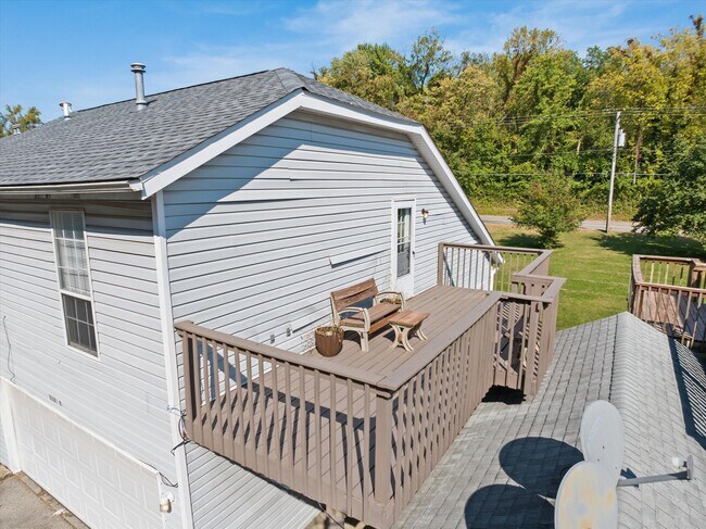 Building Photo - 2107 N Keebler Ave
