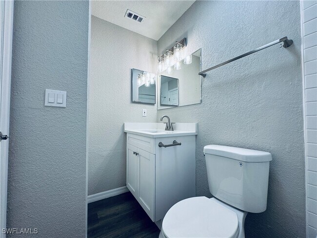 Building Photo - 17418 Dowling Dr