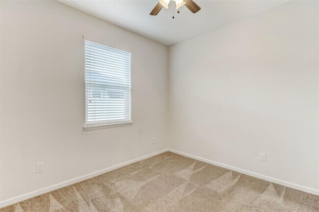 Building Photo - Spacious 4-Bedroom Home Near Amelia Island...