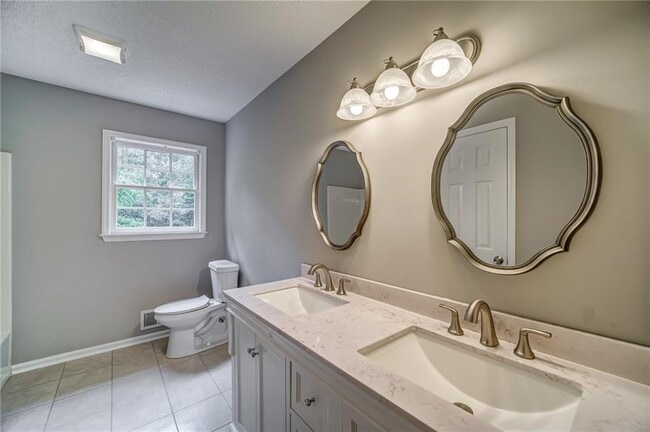 Building Photo - 311 Mariner Cir