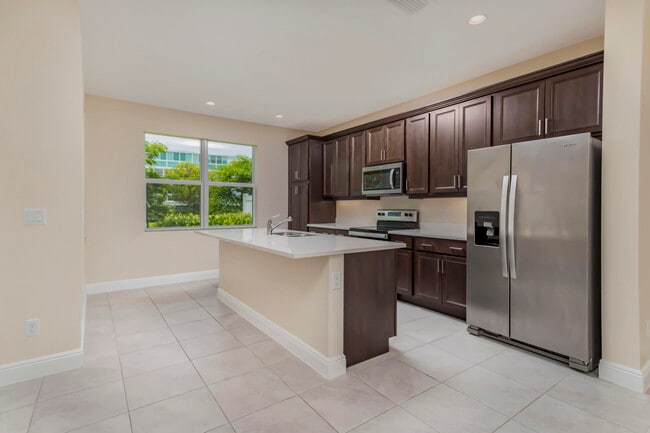 Building Photo - 1857 Spoonbill Ct