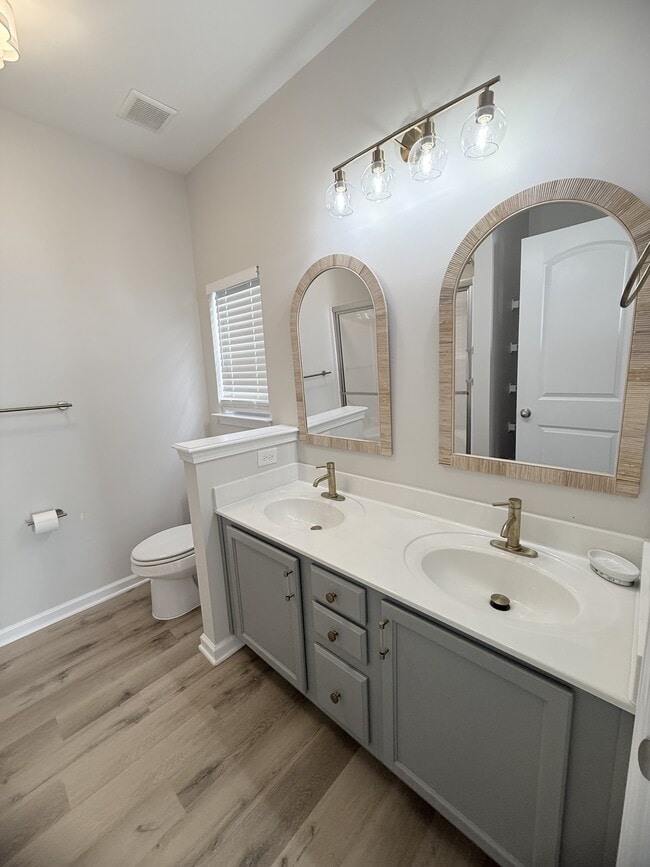 Building Photo - 207 Cupola Dr