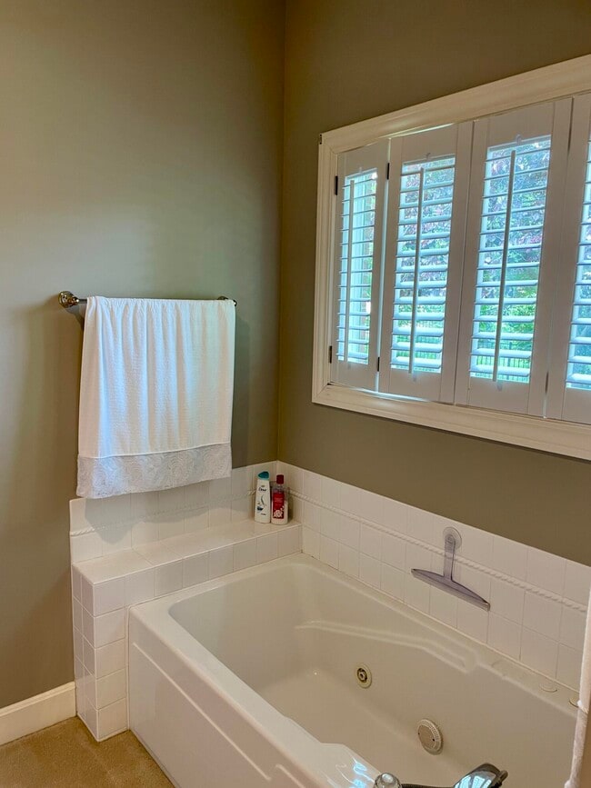 Building Photo - 4900 Royal Lytham Dr