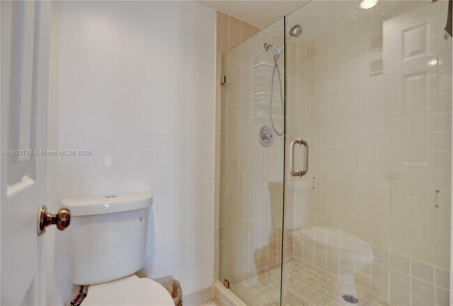 Building Photo - 1524 Whitehall Dr
