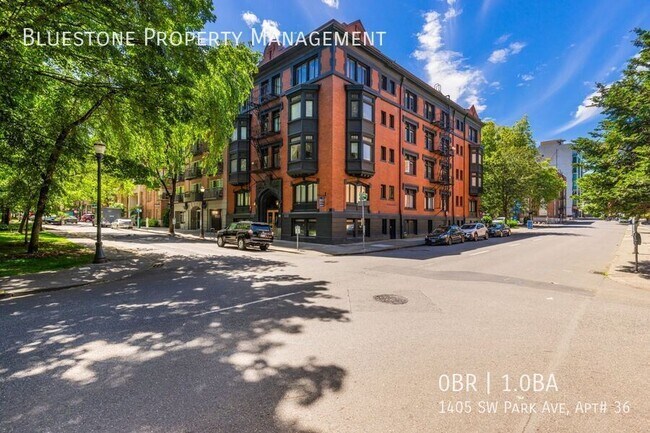 Building Photo - 1405 SW Park Ave