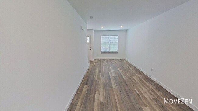 Building Photo - 277 Vanderbilt Rd