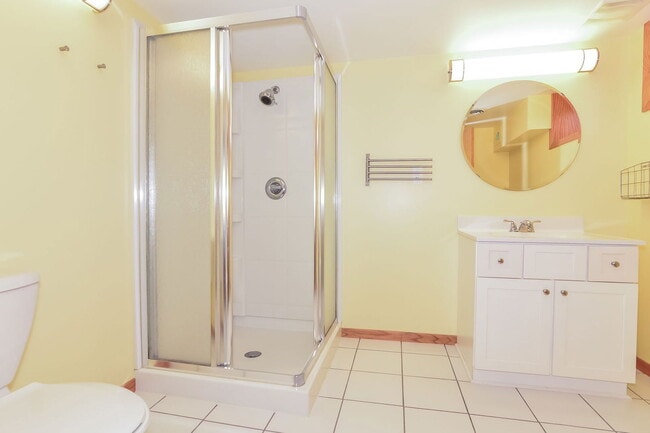 Building Photo - 2420 Sumter Ave S