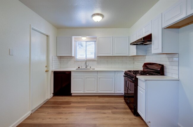 Building Photo - 1456 Browning Ave