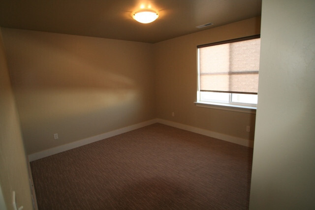 Building Photo - Leeward Court