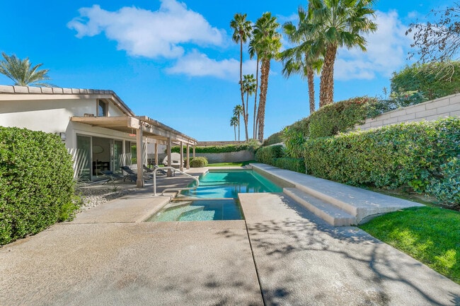 Building Photo - 45455 Crow Cir