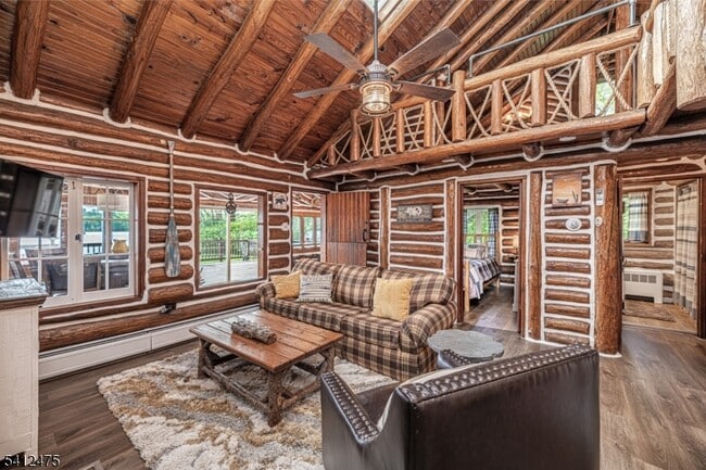 Building Photo - 121 Bearfort Rd