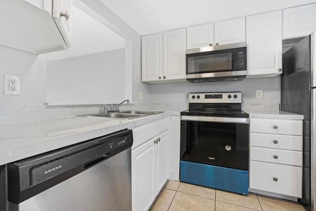 Building Photo - 4080 NW 90th Ave