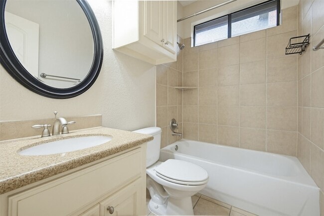 Building Photo - 3205 High Ridge Ct