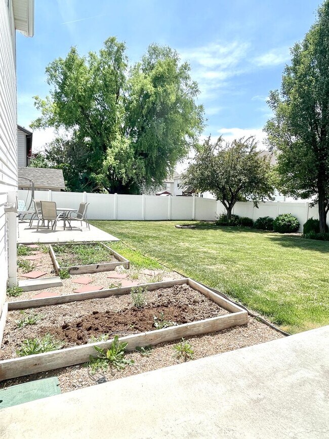 Building Photo - Spacious 3 Bed Home Near Hill AFB & I-15 – RV Parking + Fenced Yard