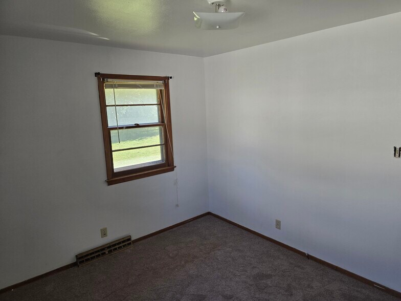 Building Photo - 301 W 27th Ave