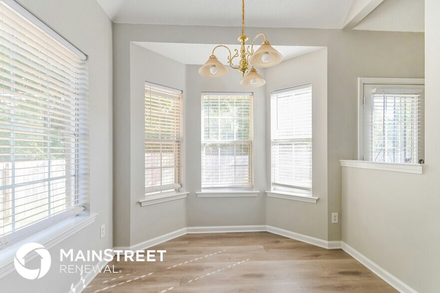 Building Photo - 7895 Pinefrost Ln