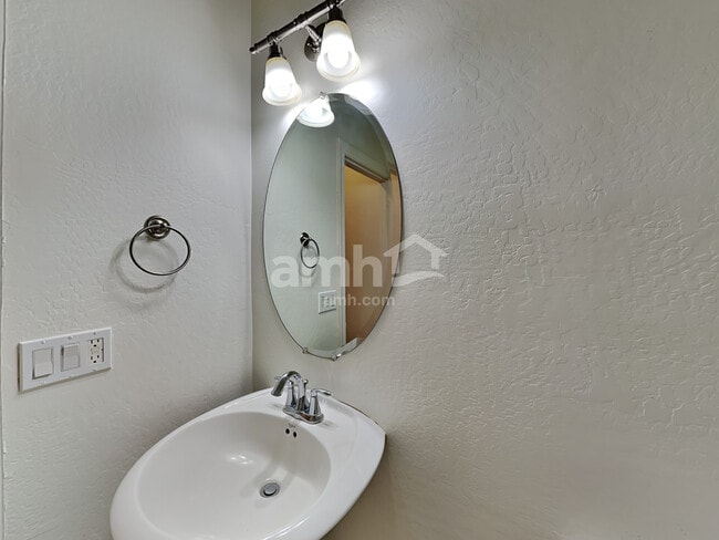 Building Photo - 19133 E Seagull Dr