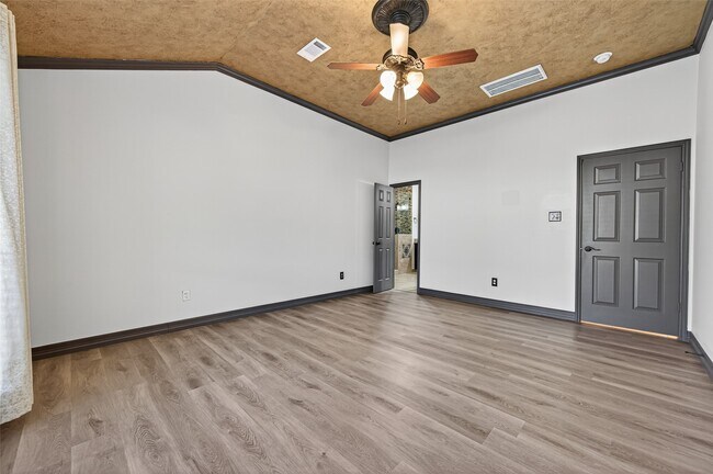 Building Photo - 23410 Stratsborough Dr