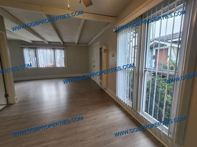 Building Photo - ** Self Guided Tour **Belmont Shores Updat...
