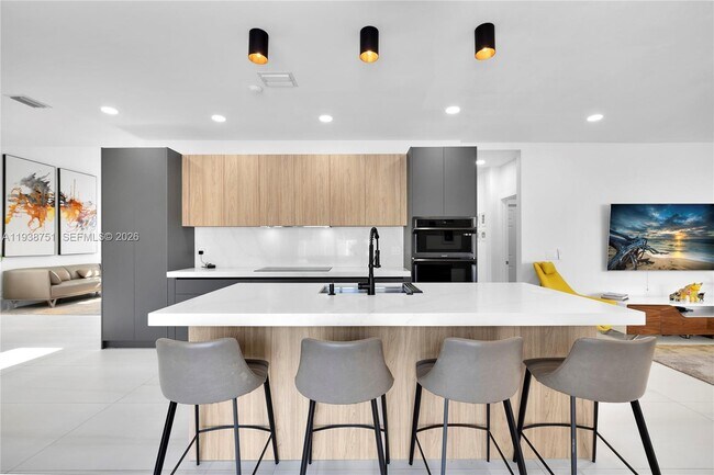 Building Photo - 1176 Cedar Falls Dr