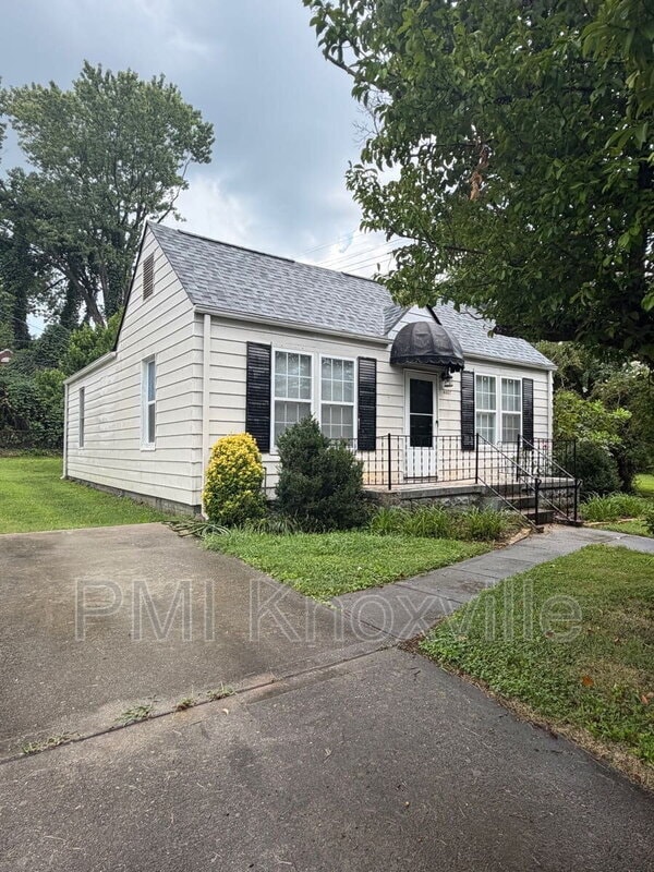 Building Photo - 4032 Walker Blvd