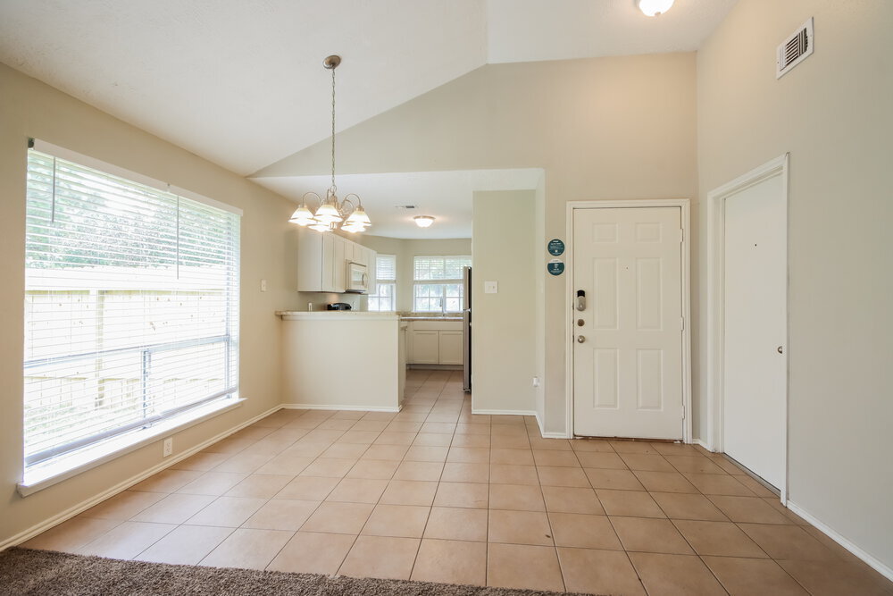Building Photo - 8215 Eastern Bluebird Dr