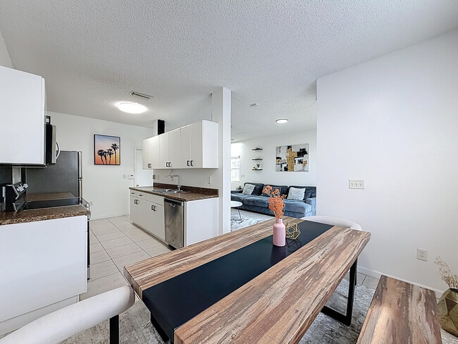 Building Photo - 4702 NW 59th Manor