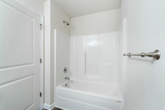Building Photo - 610 Riverwalk Cir