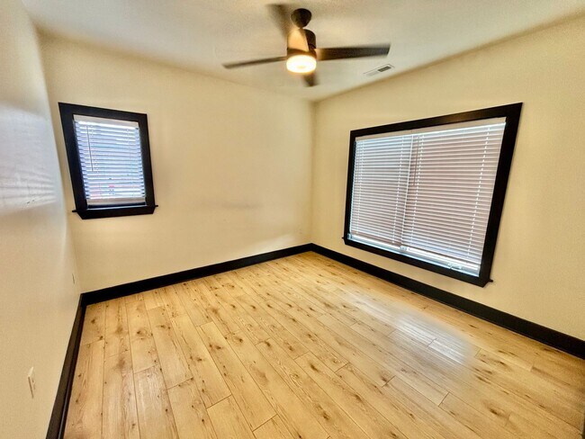 Building Photo - 2510 Portland Ave
