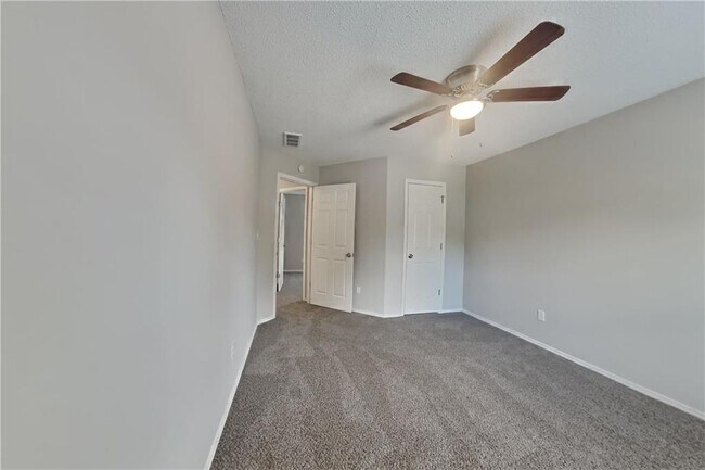Building Photo - 11085 Taylors Spring Pl