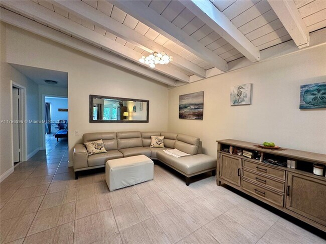 Building Photo - 7034 SW 114th Pl