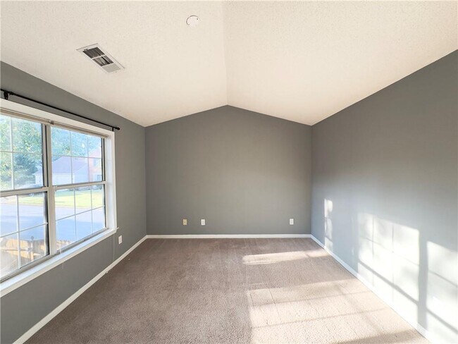 Building Photo - 11865 Carriage Park Ln