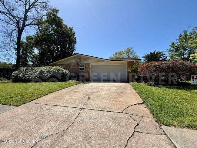 Building Photo - 2 Fairway Rd