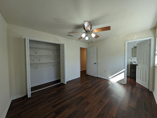 Building Photo - 531 NW 52nd Ter