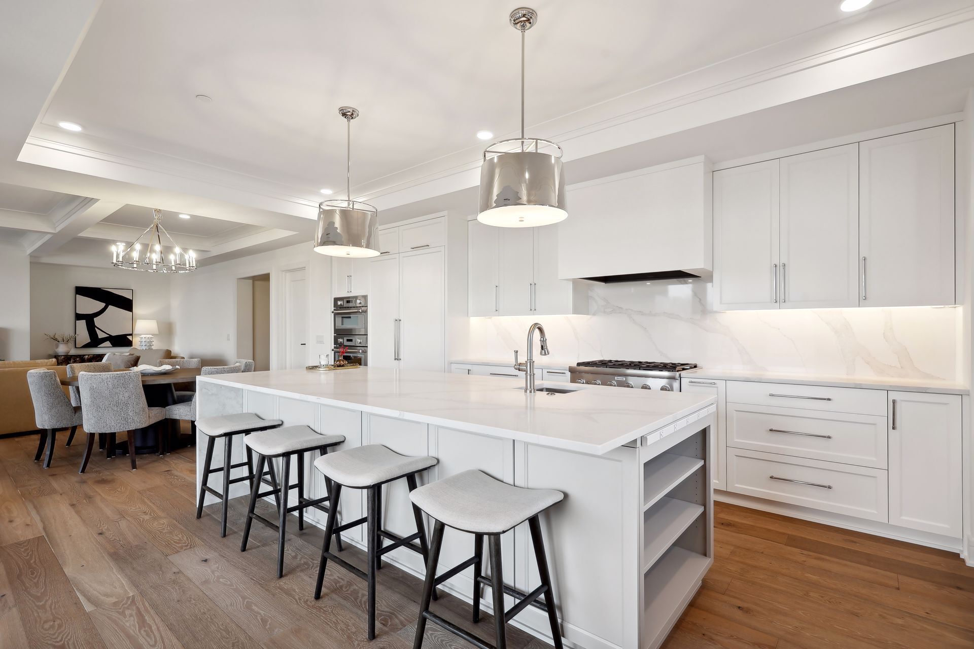 Spacious center island is ideal for meal prep or grabbing a quick bite to eat - 511 2nd St