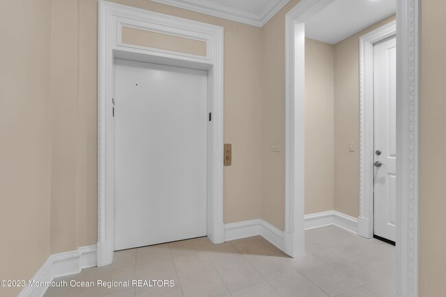 Building Photo - 131 Oval Rd