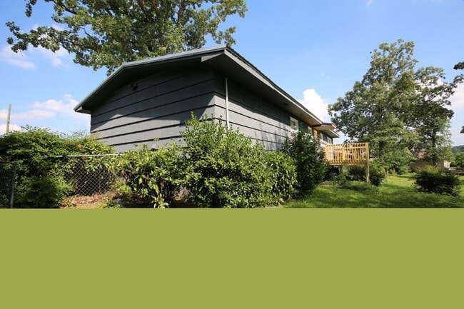 Building Photo - 2816 8th St NE