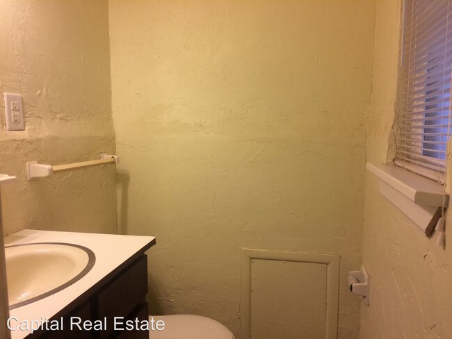 Building Photo - 3 br, 1.5 bath House - 116 W. Steed Dr.
