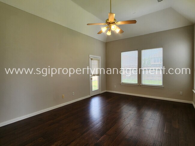 Building Photo - 6317 Day Spring Dr