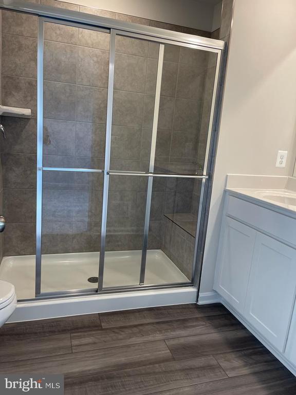 Building Photo - 123 Tye Ct