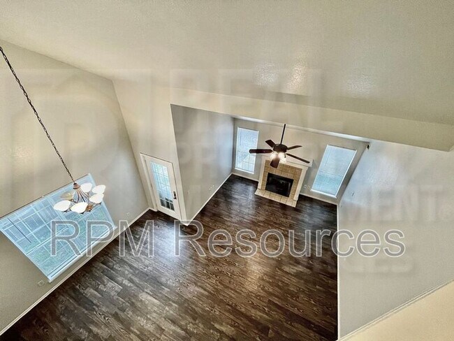 Building Photo - 307 Colony Dr