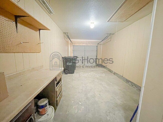 Building Photo - 3012 Neighbors Ln