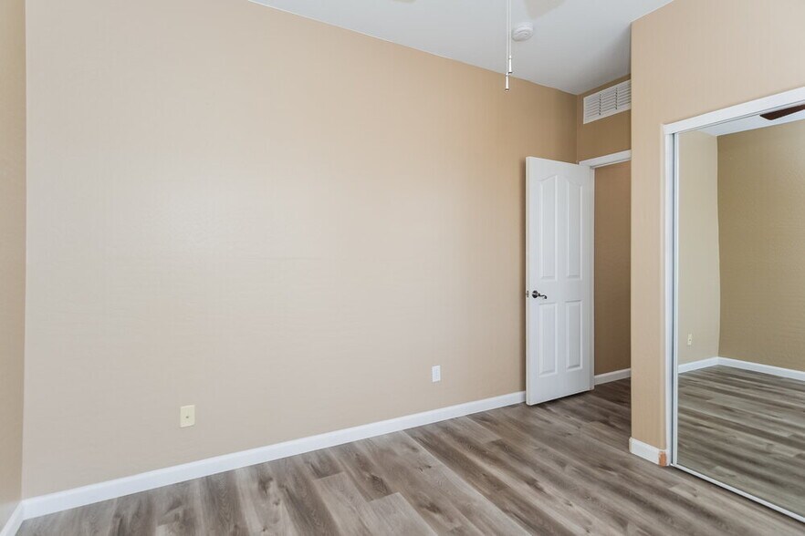 Building Photo - 3691 E Stampede Dr
