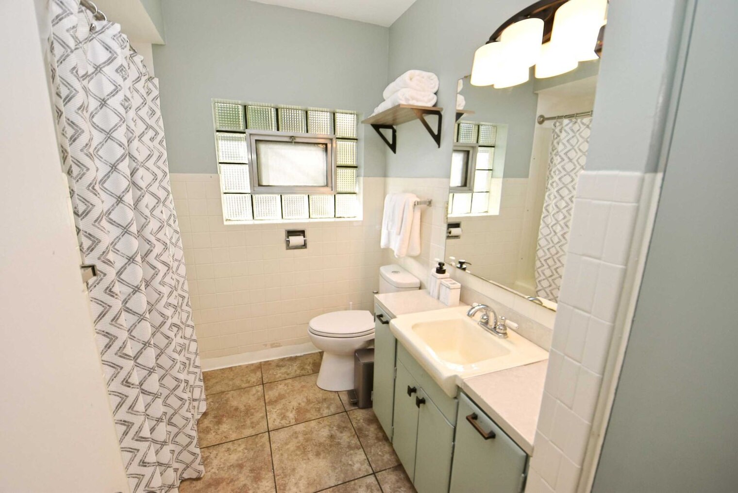 Building Photo - 426 E Pokagon St