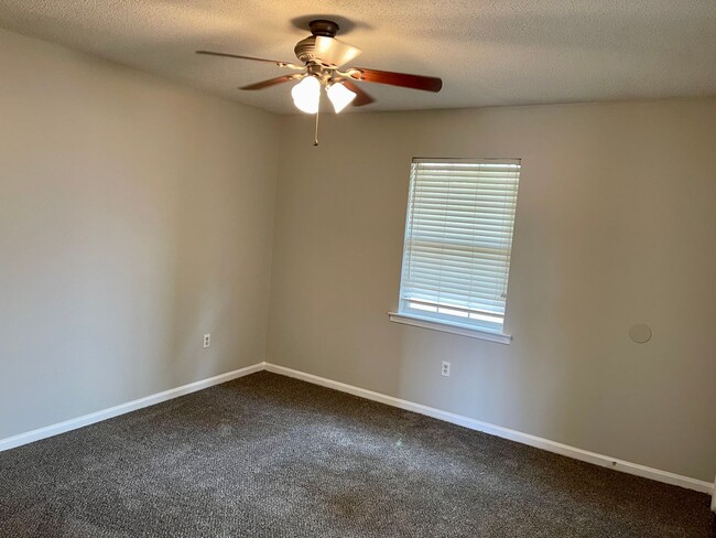 Building Photo - AVAILABLE MID-MARCH 2026! (Pet Friendly)